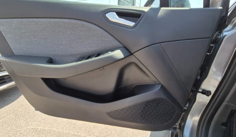 
								Renault CLIO TCE TECHNO 2024 completo									