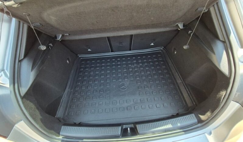 
								Mercedes A35 AMG 4MATIC 2022 completo									