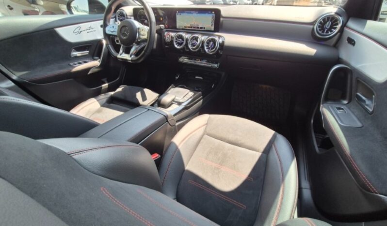 
								Mercedes A35 AMG 4MATIC 2022 completo									