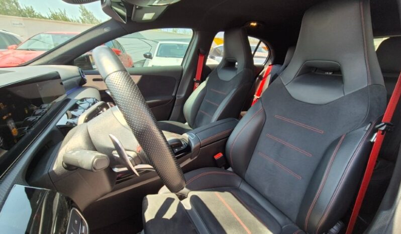 
								Mercedes A35 AMG 4MATIC 2022 completo									