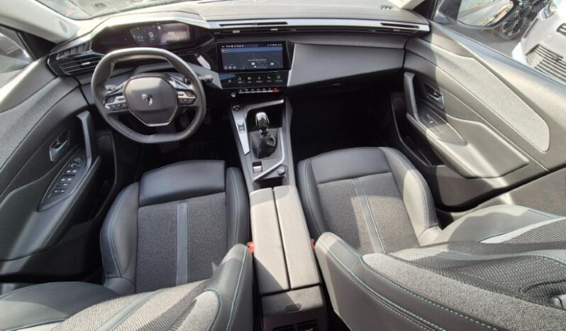 
								Peugeot 308 ALLURE PACK 2024 completo									