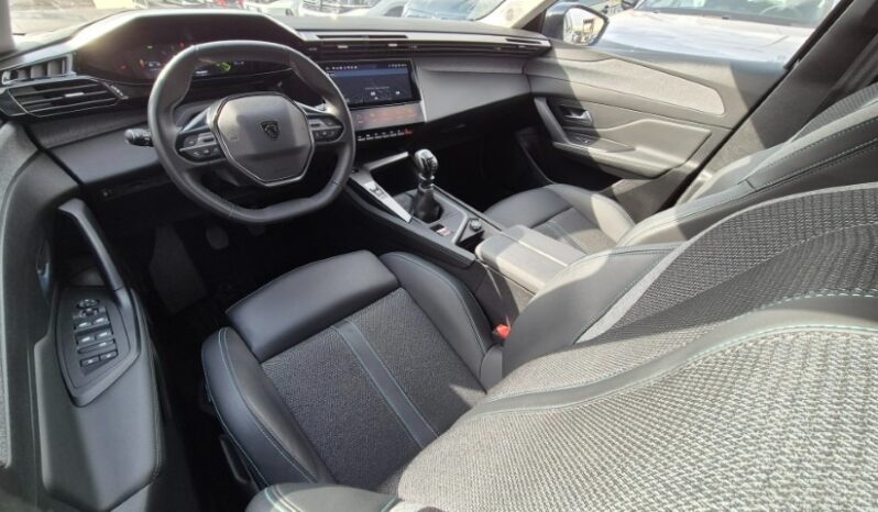 
								Peugeot 308 ALLURE PACK 2024 completo									