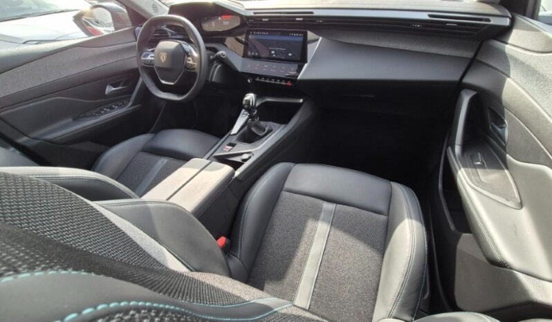 
								Peugeot 308 ALLURE PACK 2024 completo									