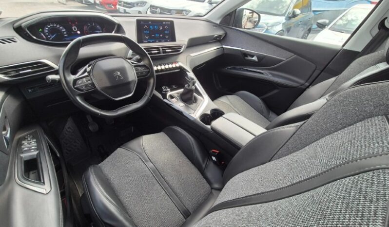 
								Peugeot 3008 ALLURE PACK (GRIP CONTROL) 2019 completo									