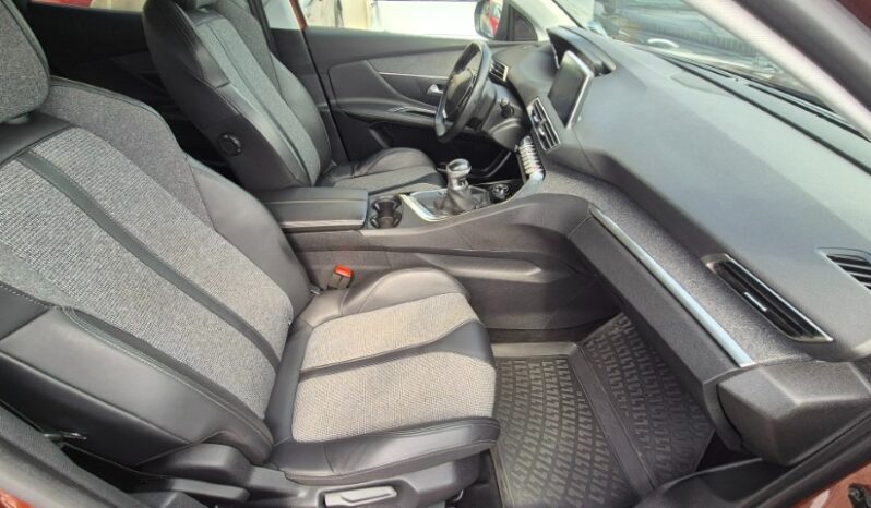 
								Peugeot 3008 ALLURE PACK (GRIP CONTROL) 2019 completo									