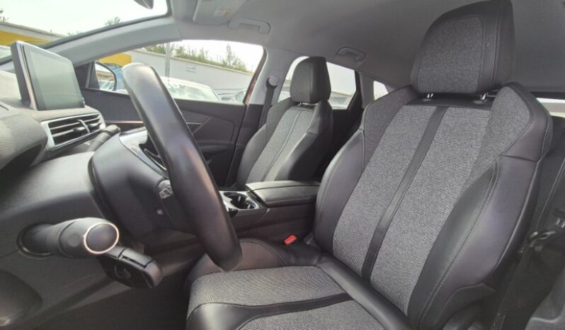 
								Peugeot 3008 ALLURE PACK (GRIP CONTROL) 2019 completo									