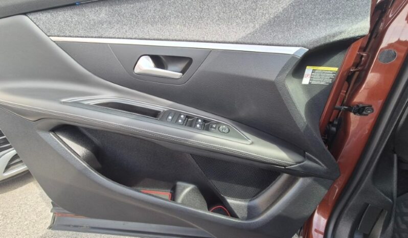 
								Peugeot 3008 ALLURE PACK (GRIP CONTROL) 2019 completo									