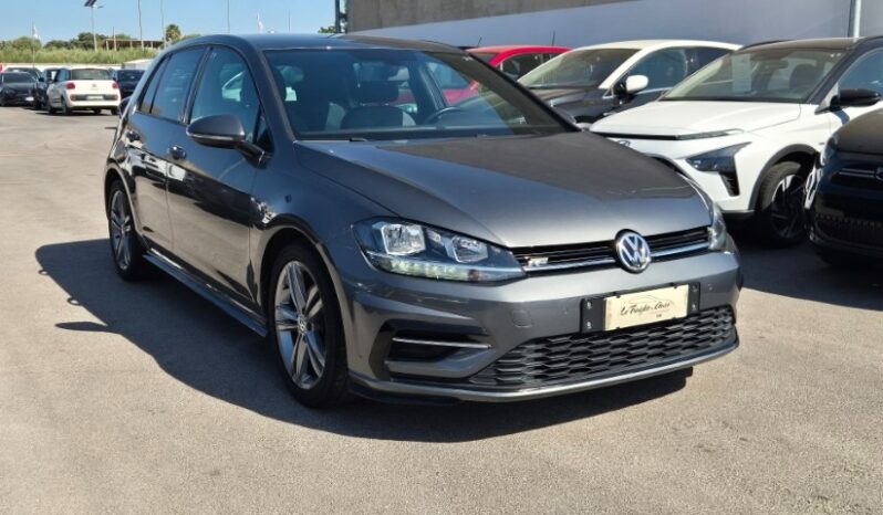 
								Volkswagen GOLF VII R-LINE 2019 completo									