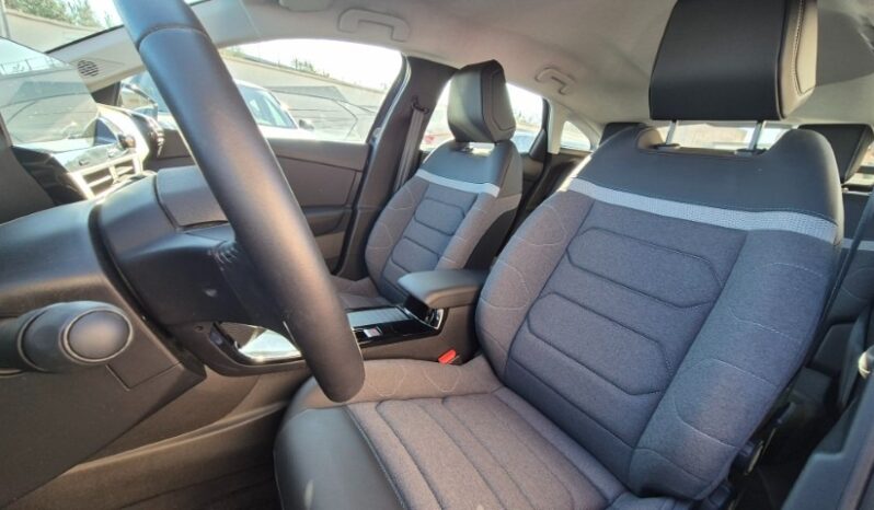 
								Citroen C 4 PURETECH MAX 2024 completo									