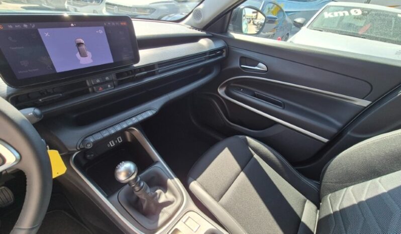 
								Jeep AVENGER TURBO ALTITUDE 2024 completo									
