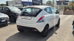 
										Lancia YPSILON HYBRID SILVER 2022 completo									