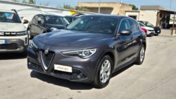 ALFA R. Stelvio Q4 AT8 BUSINESS 2017