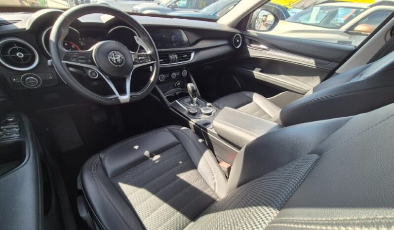 
								ALFA R. Stelvio Q4 AT8 BUSINESS 2017 completo									