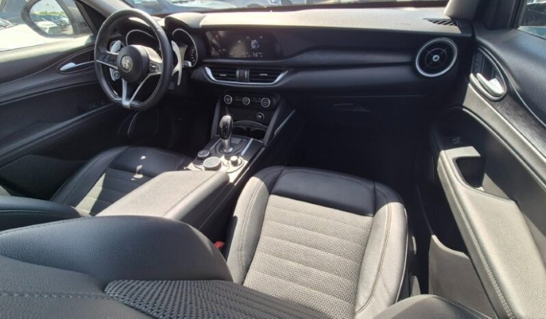 
								ALFA R. Stelvio Q4 AT8 BUSINESS 2017 completo									