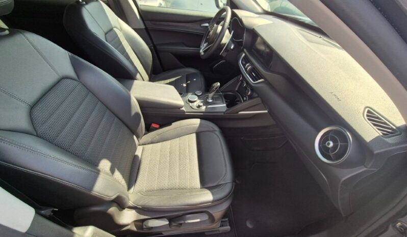 
								ALFA R. Stelvio Q4 AT8 BUSINESS 2017 completo									