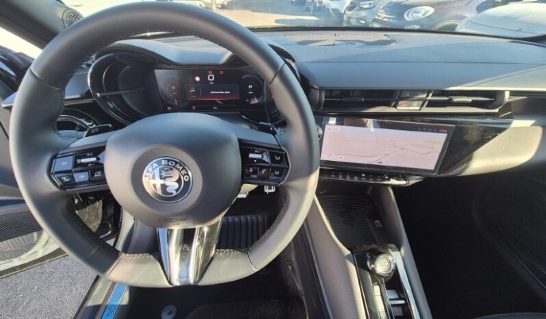 
								ALFA R. JUNIOR HYBRID eDCT6 SPECIALE 2025 completo									