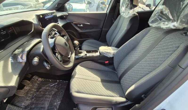 
								Peugeot 2008 ALLURE 2025 completo									
