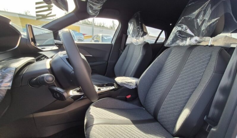 
								Peugeot 2008 ALLURE 2025 completo									