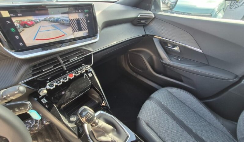 
								Peugeot 2008 ALLURE 2025 completo									