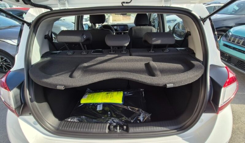 
								Hyundai I10 CONNECTLINE 2025 completo									