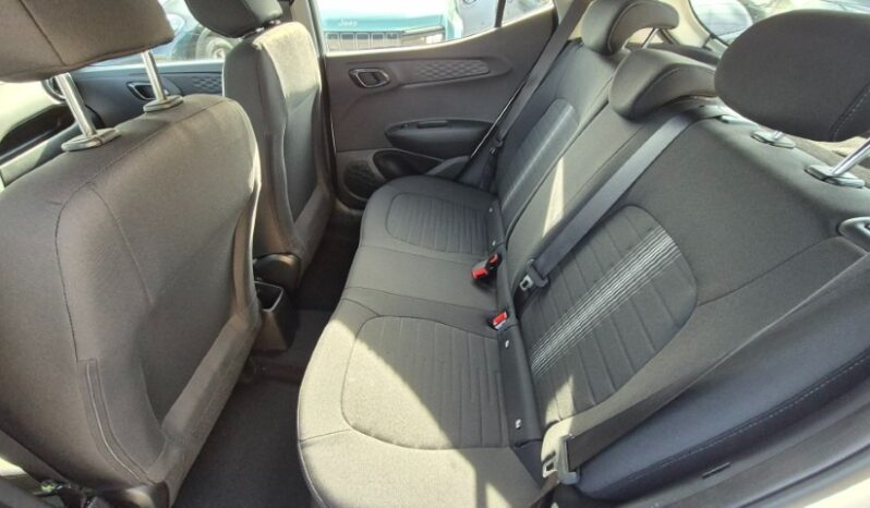 
								Hyundai I10 CONNECTLINE 2025 completo									