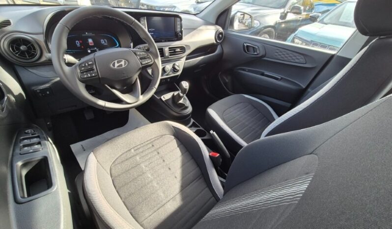
								Hyundai I10 CONNECTLINE 2025 completo									