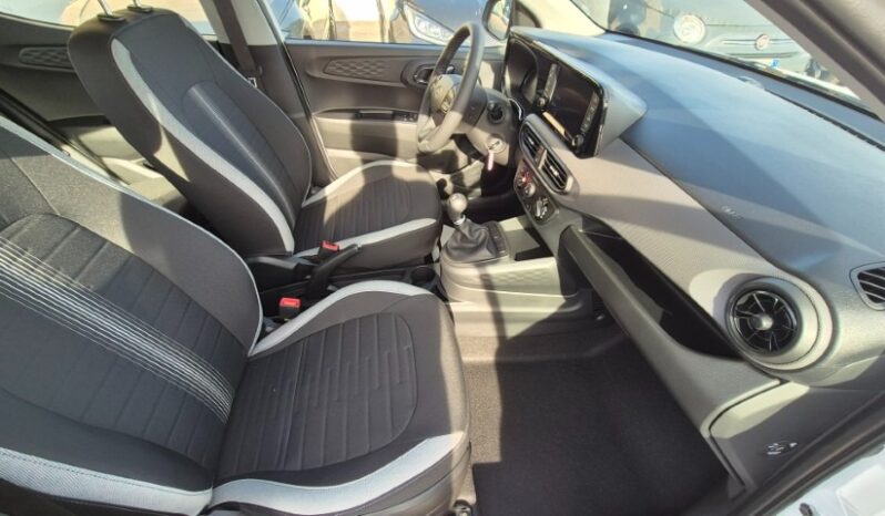 
								Hyundai I10 CONNECTLINE 2025 completo									