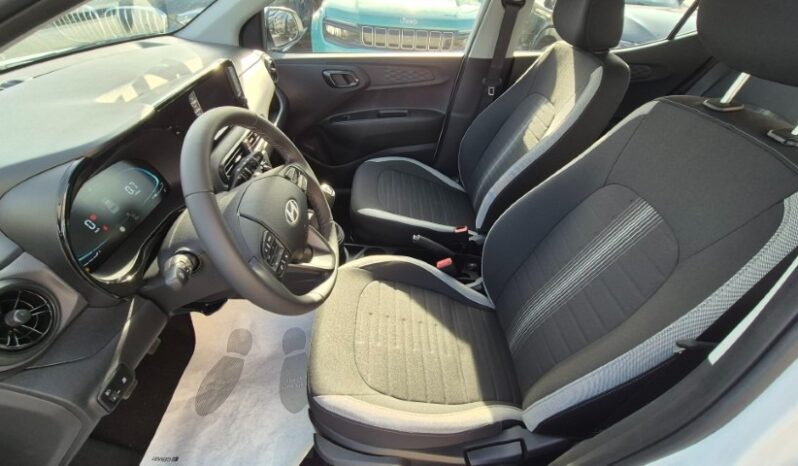 
								Hyundai I10 CONNECTLINE 2025 completo									
