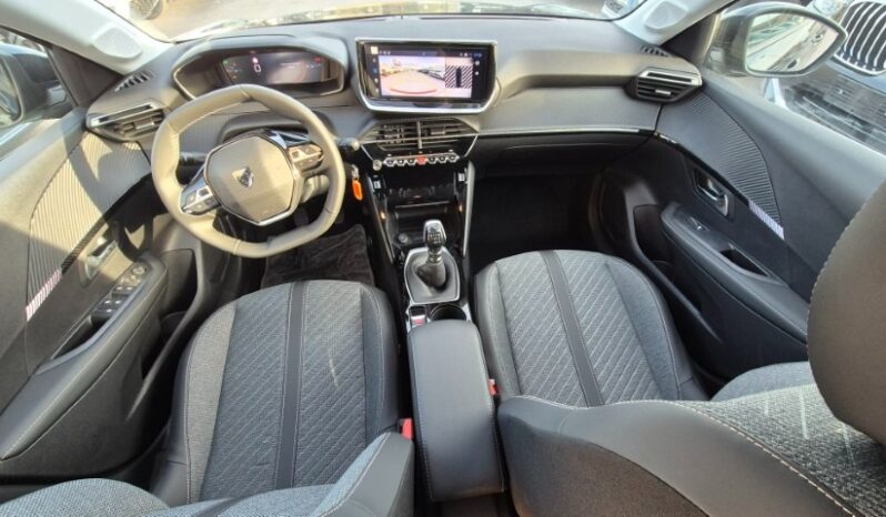 
								Peugeot 208 ALLURE 2025 completo									