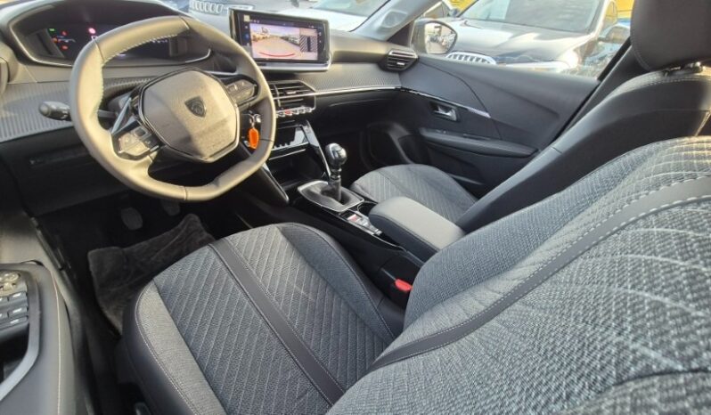 
								Peugeot 208 ALLURE 2025 completo									