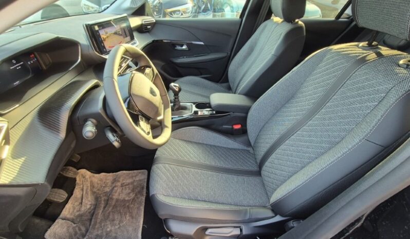 
								Peugeot 208 ALLURE 2025 completo									