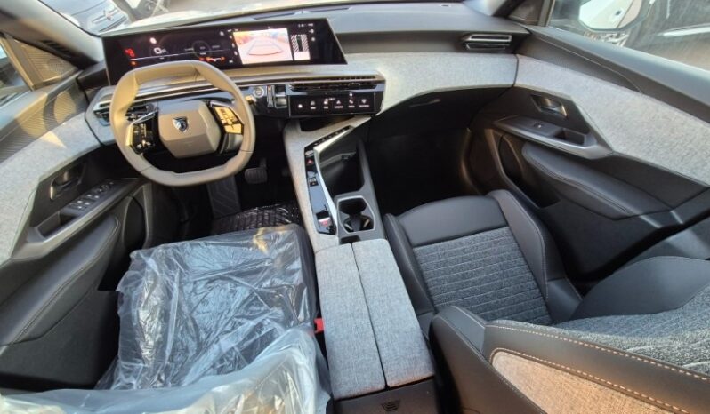 
								Peugeot 3008 HYBRID E-DCS6 ALLURE PARONAM PACK 2025 completo									
