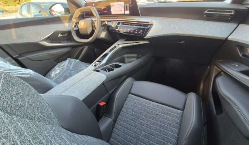 
								Peugeot 3008 HYBRID E-DCS6 ALLURE PARONAM PACK 2025 completo									