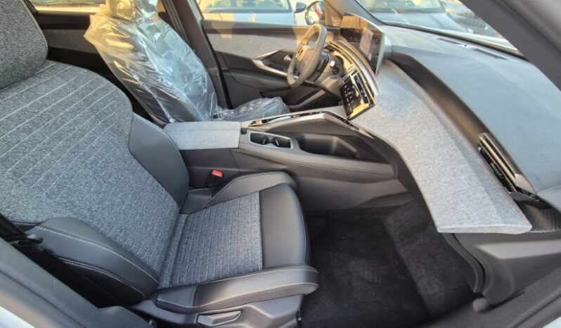 
								Peugeot 3008 HYBRID E-DCS6 ALLURE PARONAM PACK 2025 completo									