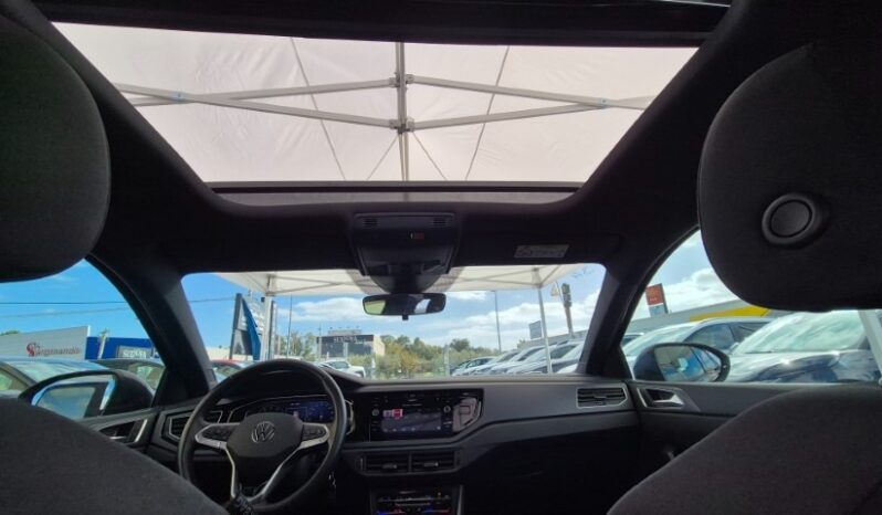 
								Volkswagen TAIGO TSI R-LINE (TETTUCCIO APRIBILE) 2024 completo									