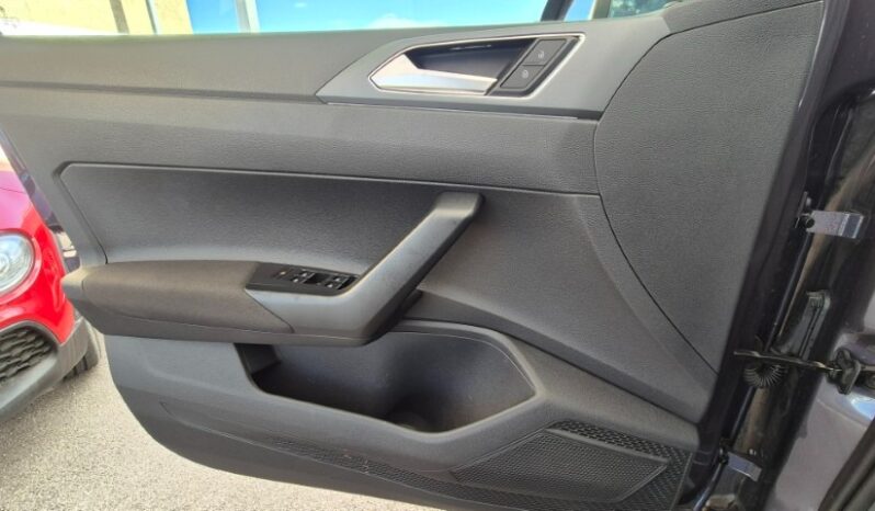 
								Volkswagen TAIGO TSI R-LINE (TETTUCCIO APRIBILE) 2024 completo									