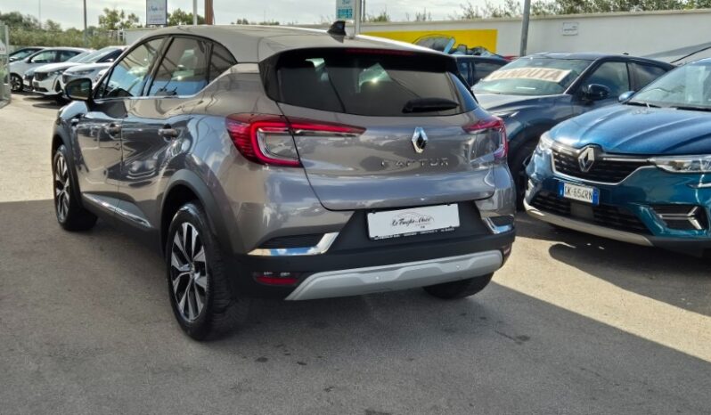 
								Renault CAPTUR TCE TECHNO 2024 completo									
