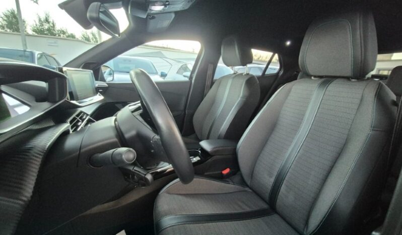 
								Peugeot 2008 ALLURE PACK 2023 completo									