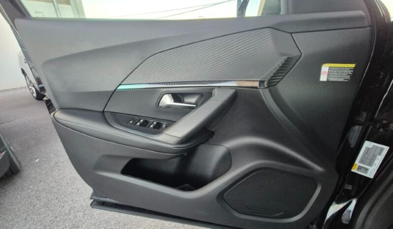 
								Peugeot 2008 ALLURE PACK 2023 completo									