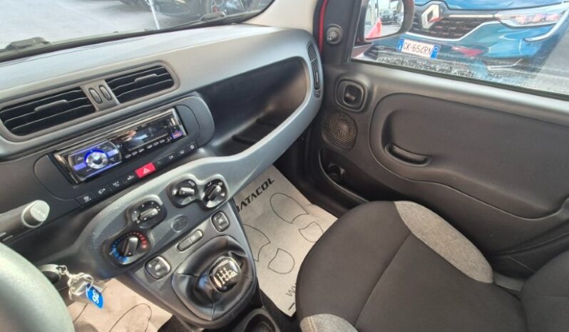 
								Fiat panda HYBRID 2022 completo									