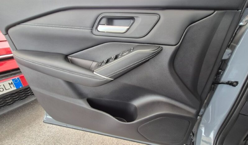 
								Nissan qashqai MHEV N-CONNECTA 2025 completo									