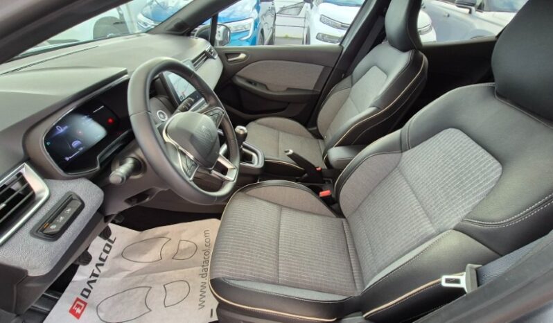 
								Renault CLIO TCE TECHNO 2025 completo									