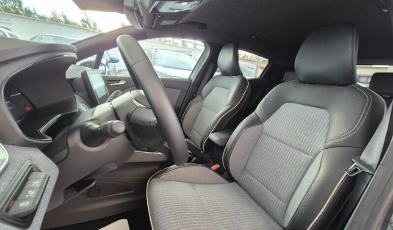 
								Renault CLIO TCE TECHNO 2025 completo									