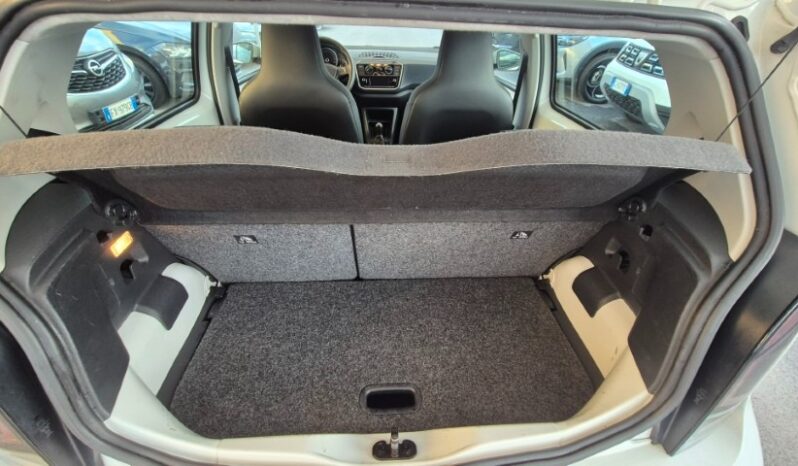 
								Volkswagen UP MOVE UP! 2023 completo									