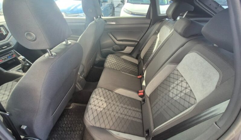 
								Volkswagen TAIGO TSI R-LINE (TETTUCCIO APRIBILE) 2022 completo									