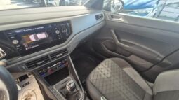 
										Volkswagen TAIGO TSI R-LINE (TETTUCCIO APRIBILE) 2022 completo									