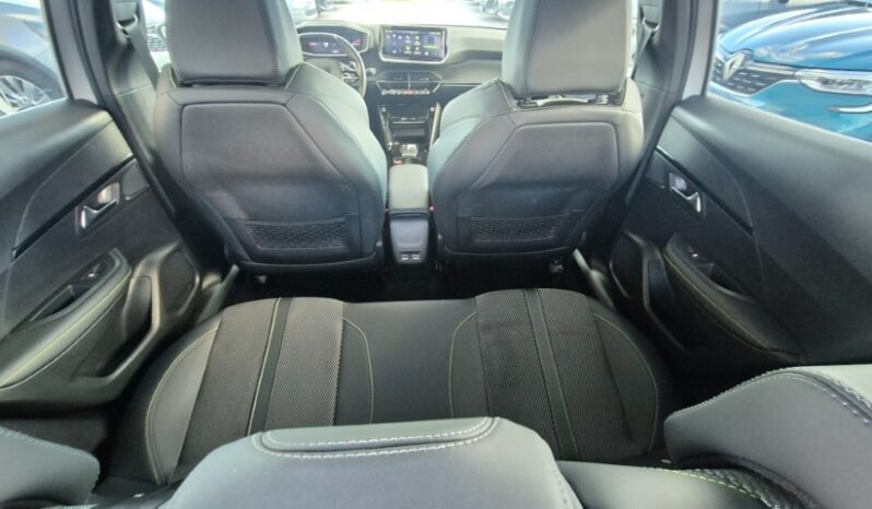 
								Peugeot 2008 EAT8 GT 2024 completo									