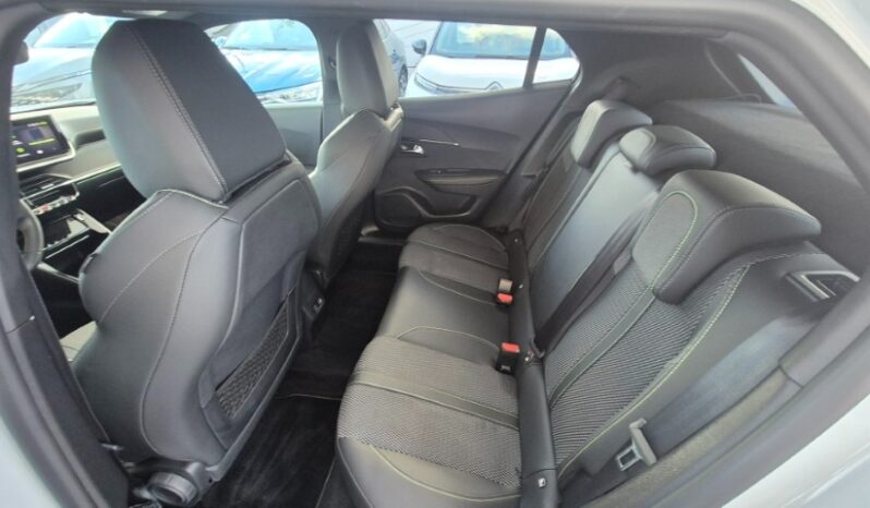 
								Peugeot 2008 EAT8 GT 2024 completo									