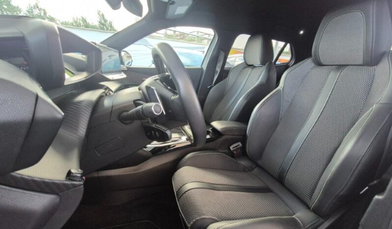 
								Peugeot 2008 EAT8 GT 2024 completo									