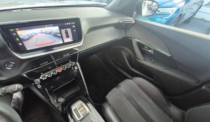 
								Peugeot 2008 EAT8 GT 2024 completo									